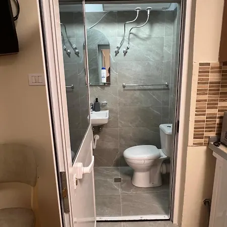 Tirana's Nest * 티라나