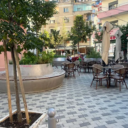 Tirana's Nest Apartamento Tirana